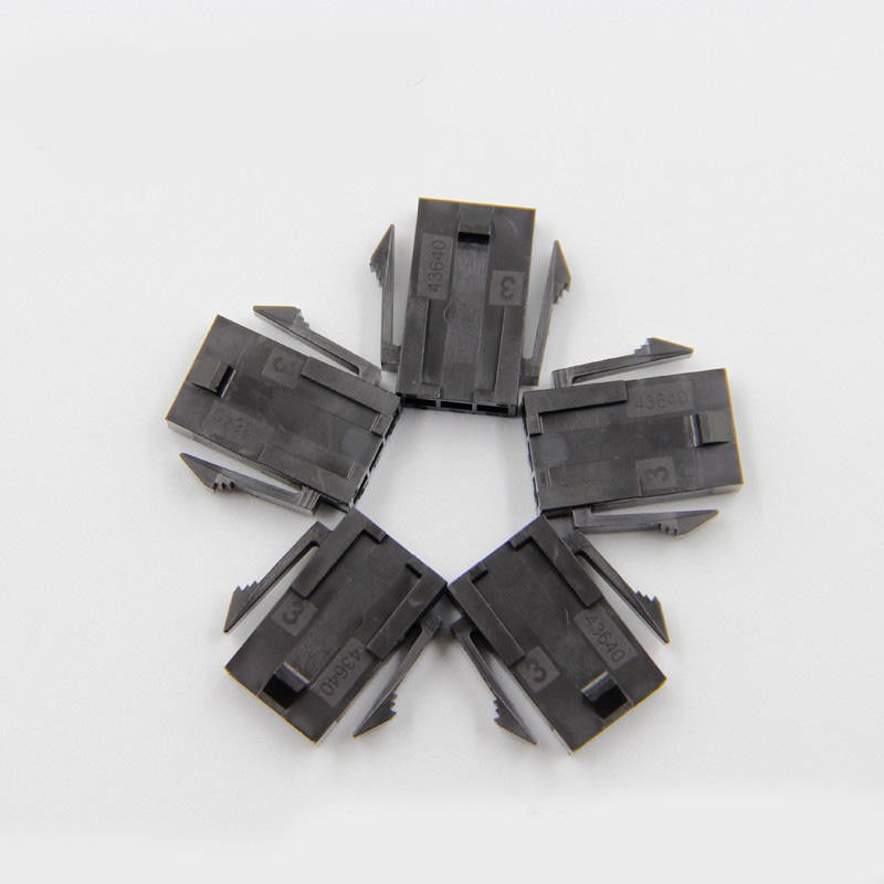 Molex 43640-0300 Micro-Fit 3.0 Obudowa wtyczki Jednorzędowe 3-pinowe Uszy do montażu na panelu Niska zawartość halogenów w magazynie 43640-0300
