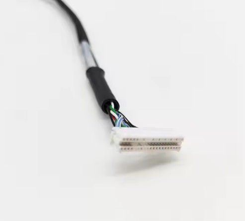 Zestaw kabli LCD do aplikacji elektronicznej w panelu wyświetlacza
