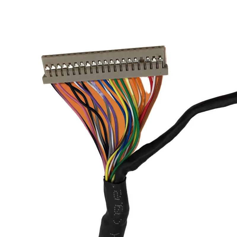 Precyzyjne urządzenie do kabli LVDS z bezpiecznymi złączami i osłoniętymi parami, zaprojektowane do stabilności sygnału dużych prędkości