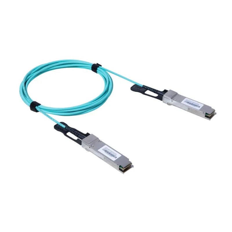 Producent przewodowy dostarczający zespoły QSFP-40G z precyzyjnym, niestandardowym wzornictwem kabli. Zaprojektowany do ultra szybkiego 40G Ethernet i urządzeń łączności optycznej.
