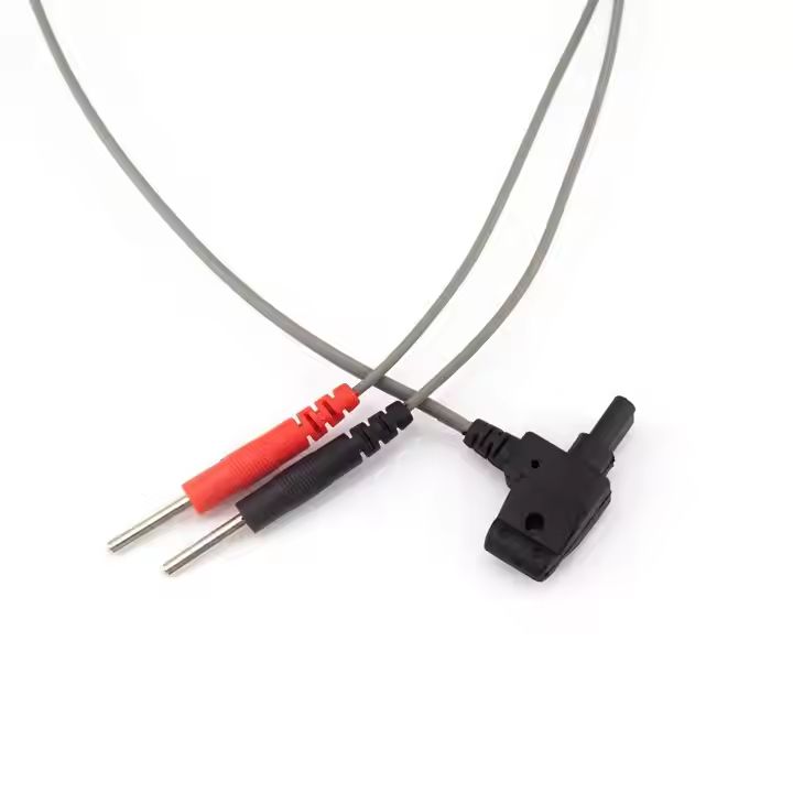 Niestandardowa konstrukcja kabli oferowana przez zaufanego producenta kabli medycznych. Profesjonalny producent pasów drutowych dostarczający elastyczne, oporowe i biokompatybilne zespoły dla pacjentów.